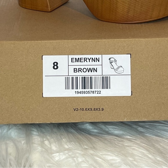 Journee Collection Women's EMMERYNN Brown Block Heel 8 M NWB - Picture 6 of 7